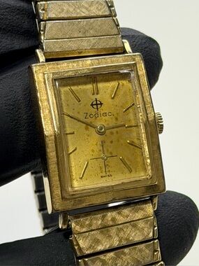 1950’s Zodiac Tank Mechanical Gold-Plated 22mm Swiss-Made Vintage Men’s Watch